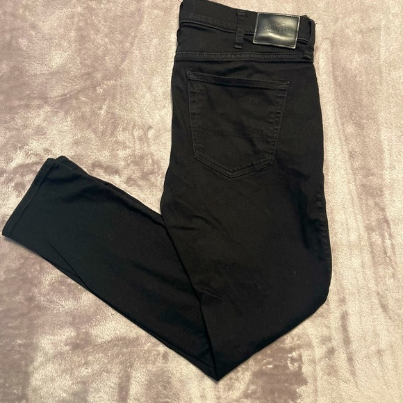 Black Hollister skinny jeans. Size 36 . (W/ rips) - Picture 1 of 7